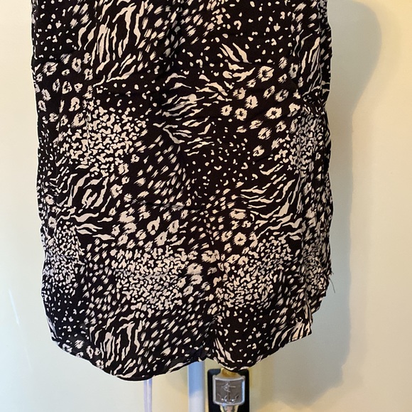 ⭐️Host Pick⭐️Tahari top - Picture 11 of 14